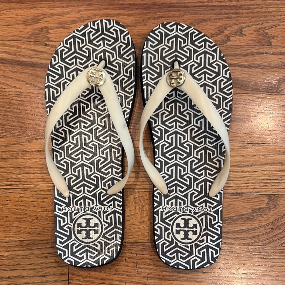 Tory Burch Black and Cream Sandals with Geometric Pattern